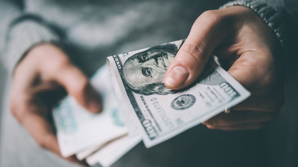 курс долара на чорному'' ринку